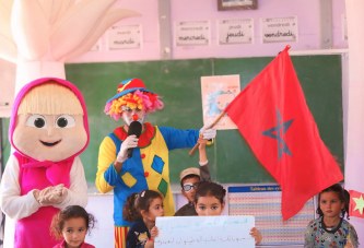 “قافلة الابتسامة تضيء سماء بئر مزوي: احتفالية وطنية تزرع الفرح في قلوب الأطفال”