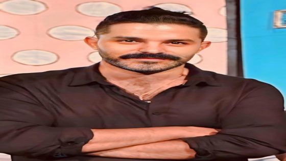 “شعر” جديد الفنان يونس العاطري باللغة الفرنسية