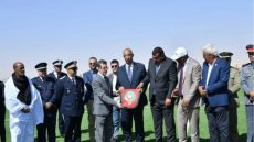 أبرون من الداخلة إلى إقليم أوسرد لتسليم ملعب بئر الگندوز