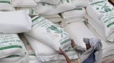 رغم صعوبة الطريق سلطات اقليم ازيلال تشرف على ايصال الدقيق لساكنة جماعة انركي