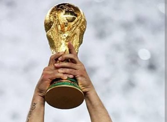 ابتسامة القائد بعد الهزيمة  لحظة إنسانية أم علامة على خسارة المعركة النفسية؟