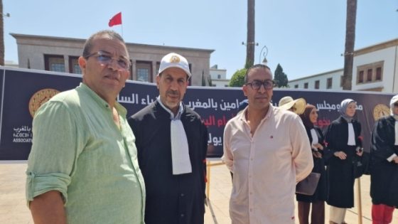 محمد سقراط وأعضاء المكتب التنفيذي للنقابة الشعبية للشغل في زيارة تضامنية للمحامين.. رسالة وفاء للعدالة ووحدة الصف