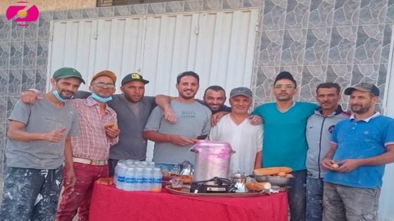 وادي زم تواصل ملحمة التضامن بتوفير وجبات المتطوعين لتأهيل مقبرة الشهداء